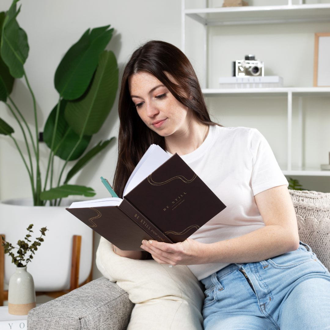 The Daily Prayer Journal (Brown Curly Line)